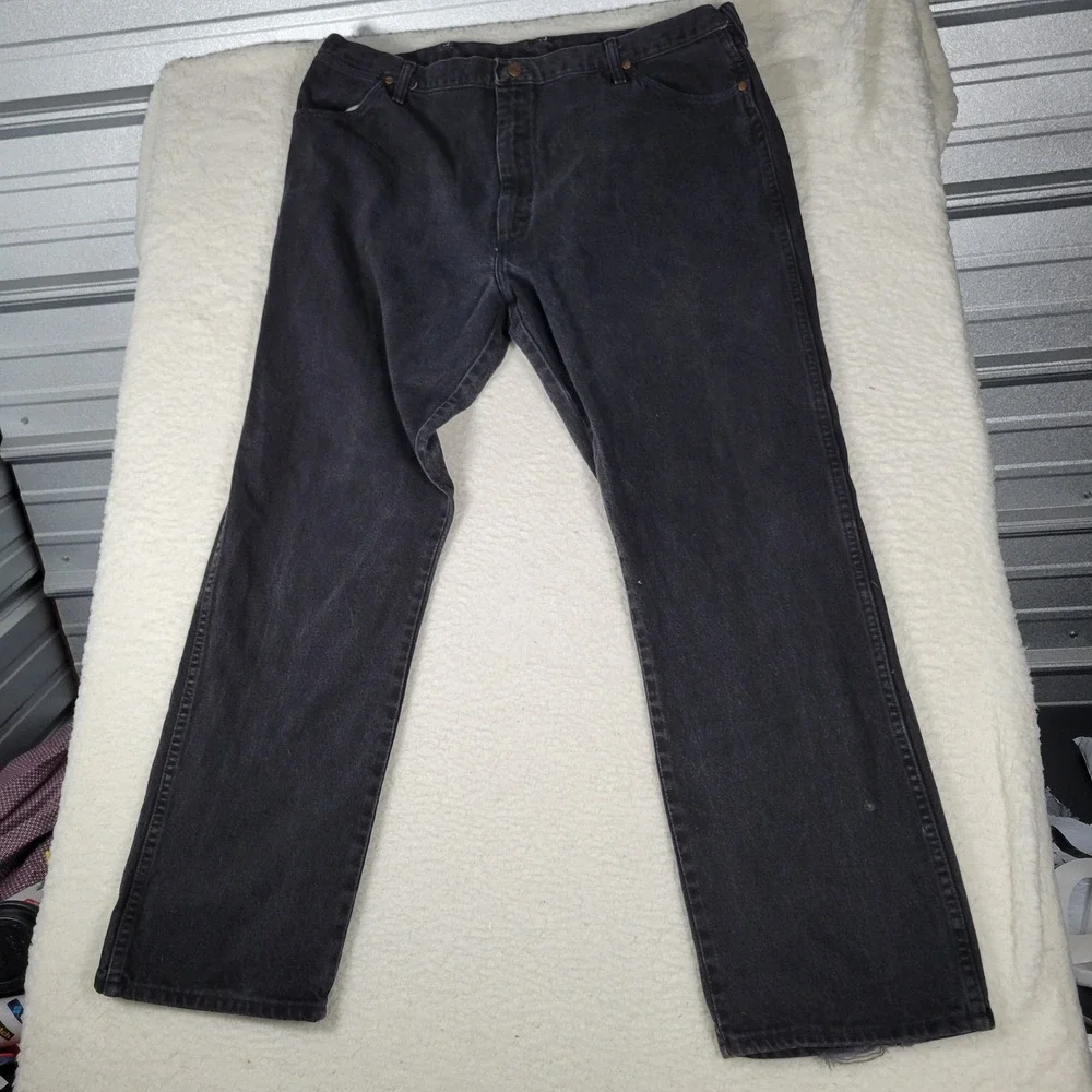 Wrangler Jeans Mens 43x31 (fits 42x32) Black Straight Leg Faded Denim‎ 13MWZWK